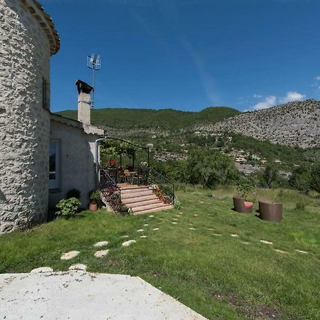Appartement Clot De Felines Entrevaux Exteriör bild